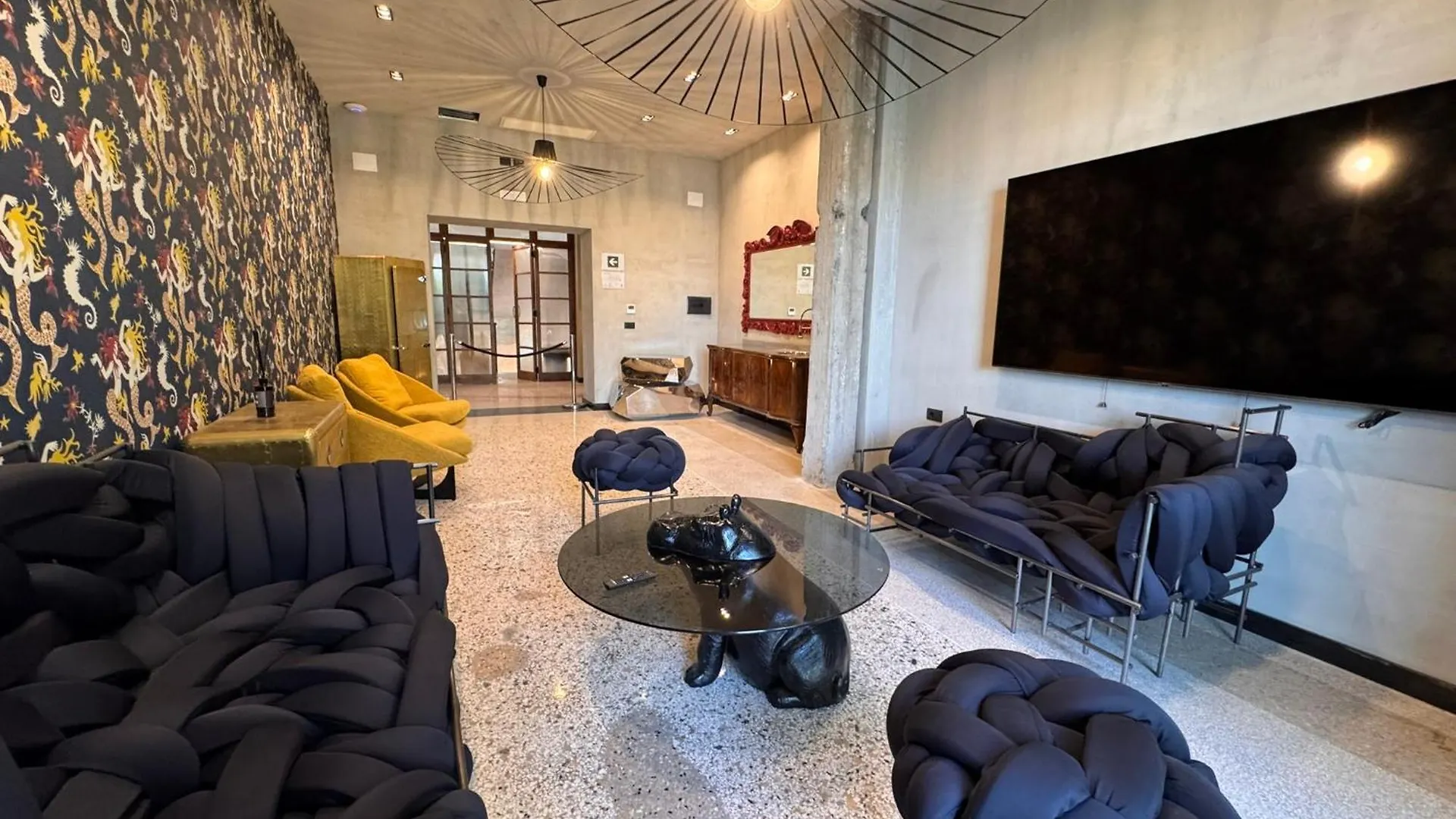 Palazzo Sebeto Aparthotel Naples