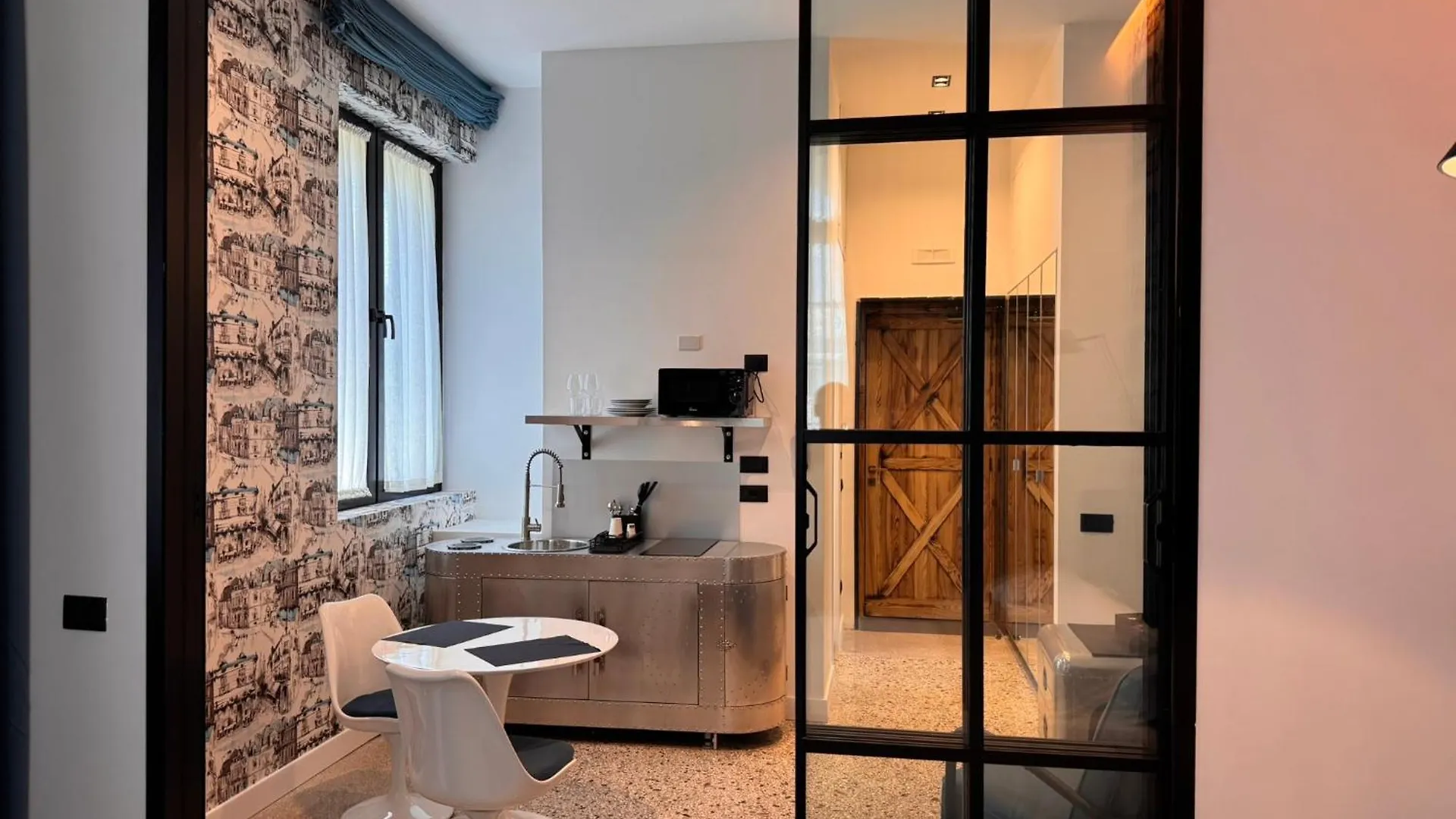 Palazzo Sebeto Aparthotel Naples