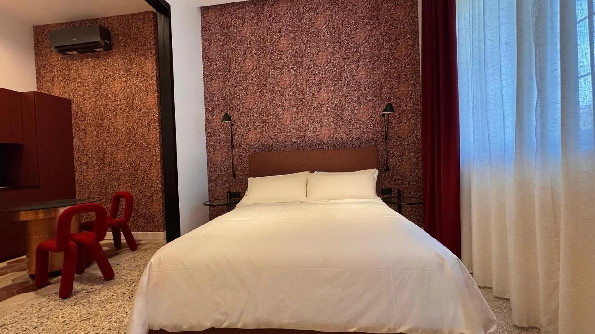 Palazzo Sebeto Aparthotel Naples