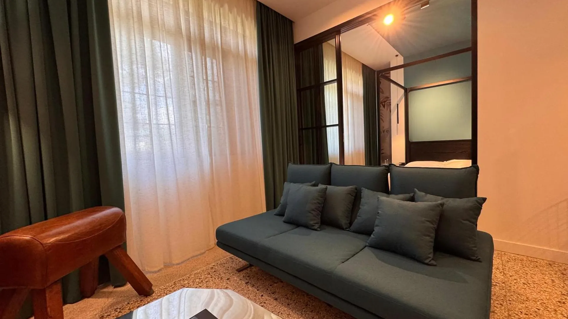 Palazzo Sebeto Aparthotel Naples 0*,  Italy