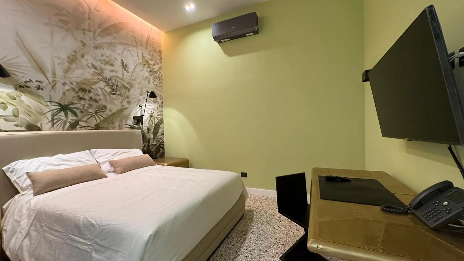Palazzo Sebeto Aparthotel Naples