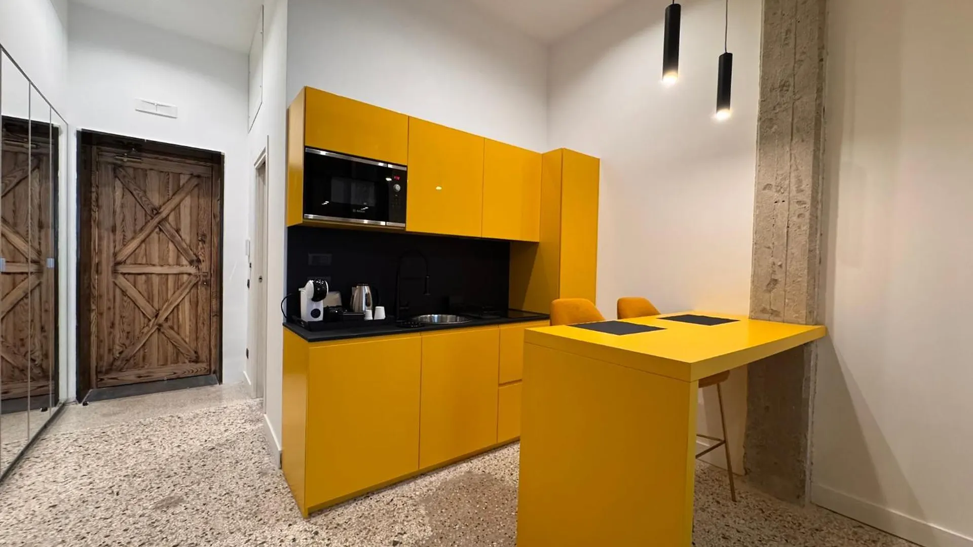 Palazzo Sebeto Aparthotel Naples 0*,