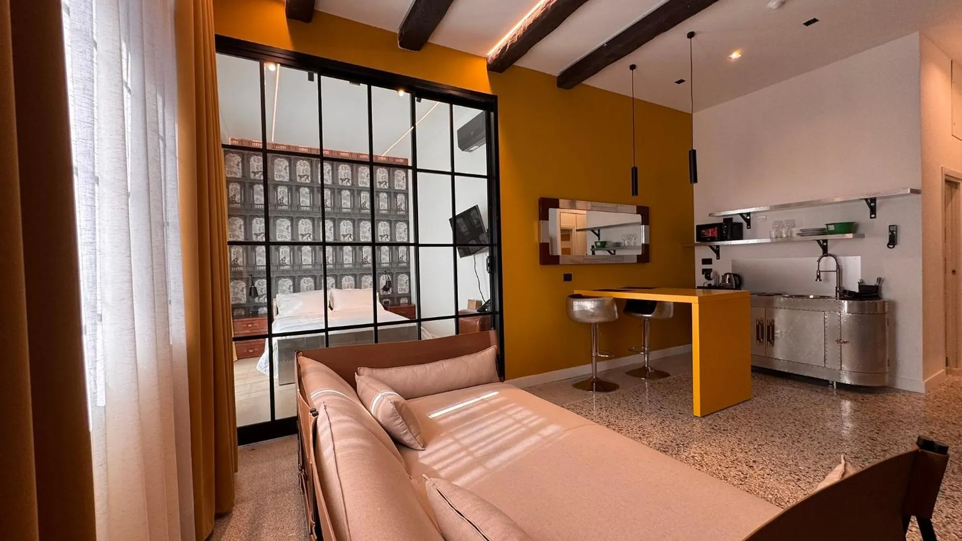 Palazzo Sebeto Aparthotel Naples