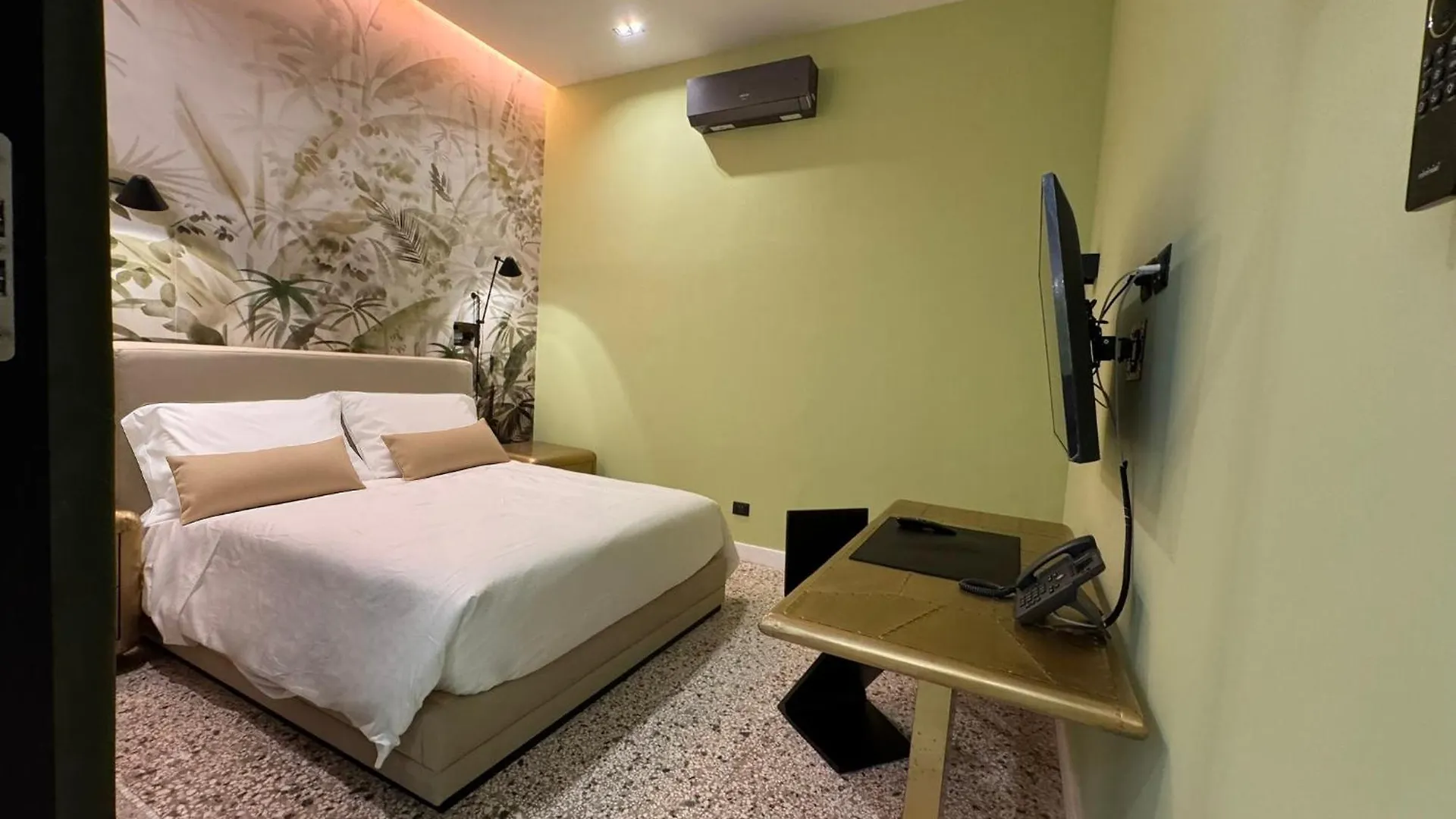 Palazzo Sebeto Aparthotel Neapel