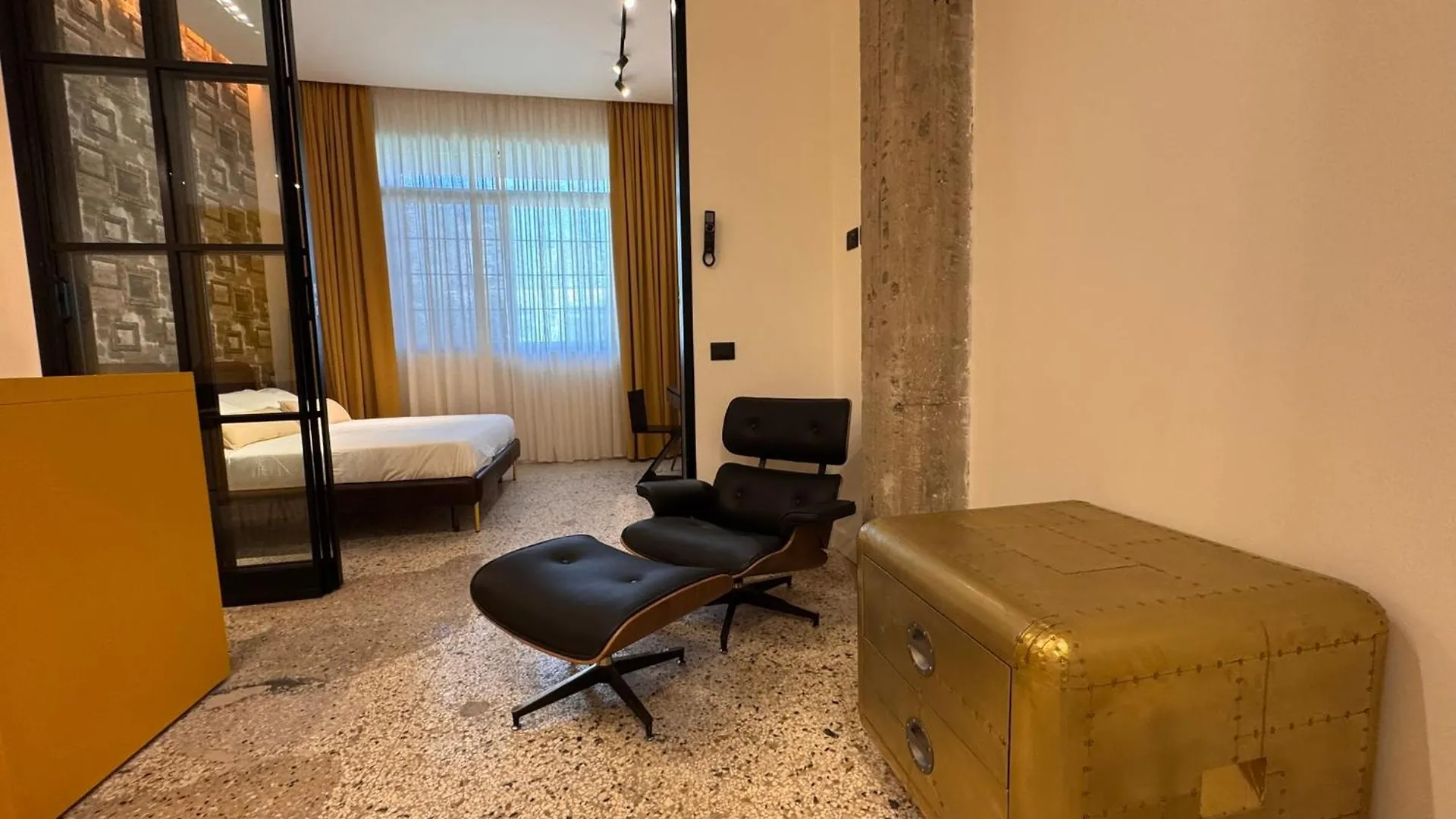 Palazzo Sebeto Aparthotel Neapel