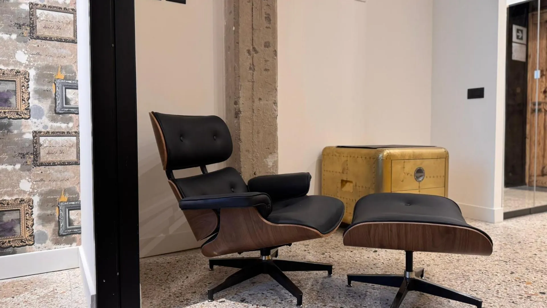Palazzo Sebeto Aparthotel Naples